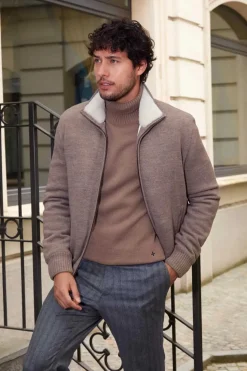 Bomber with fur collar