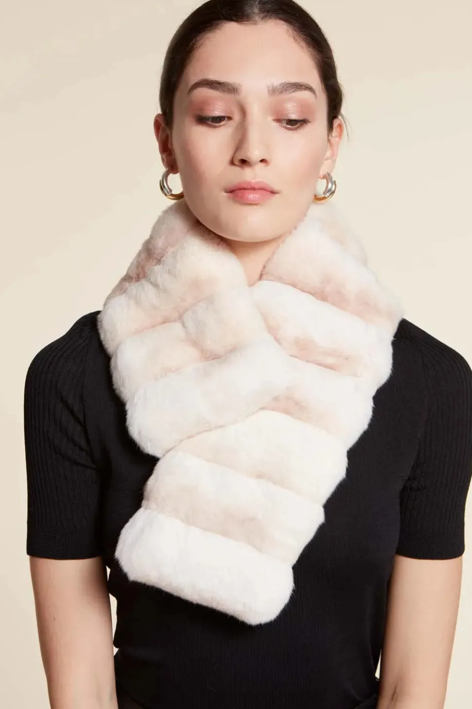 Chinchilla fur collar