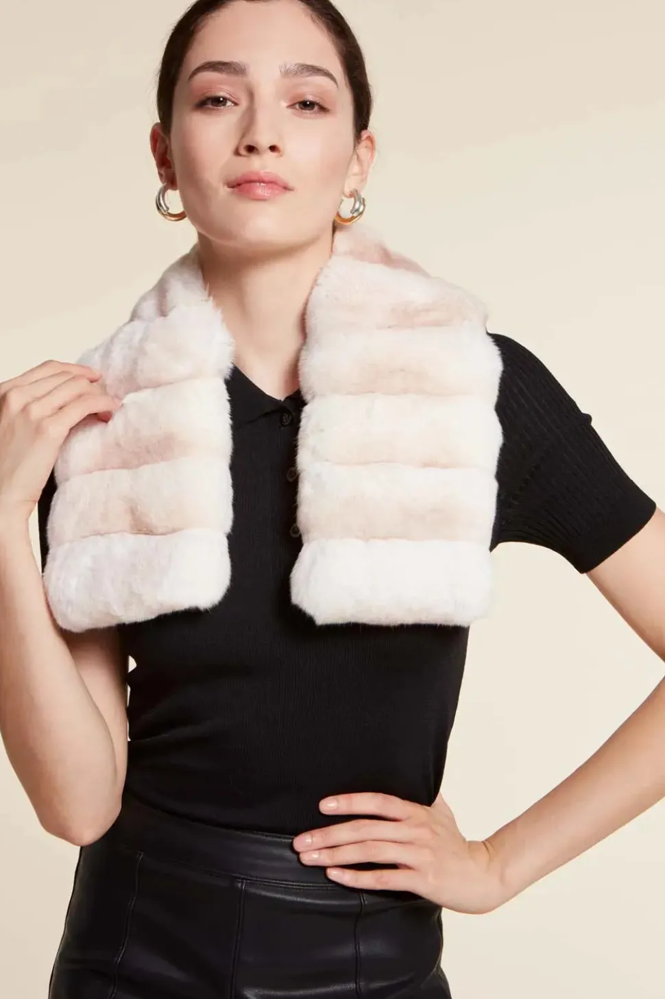 Chinchilla fur collar