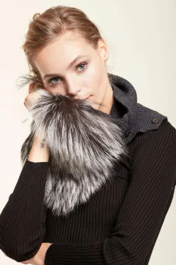 Collar in fox and wool