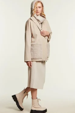 Jacket with mink pockets and hood