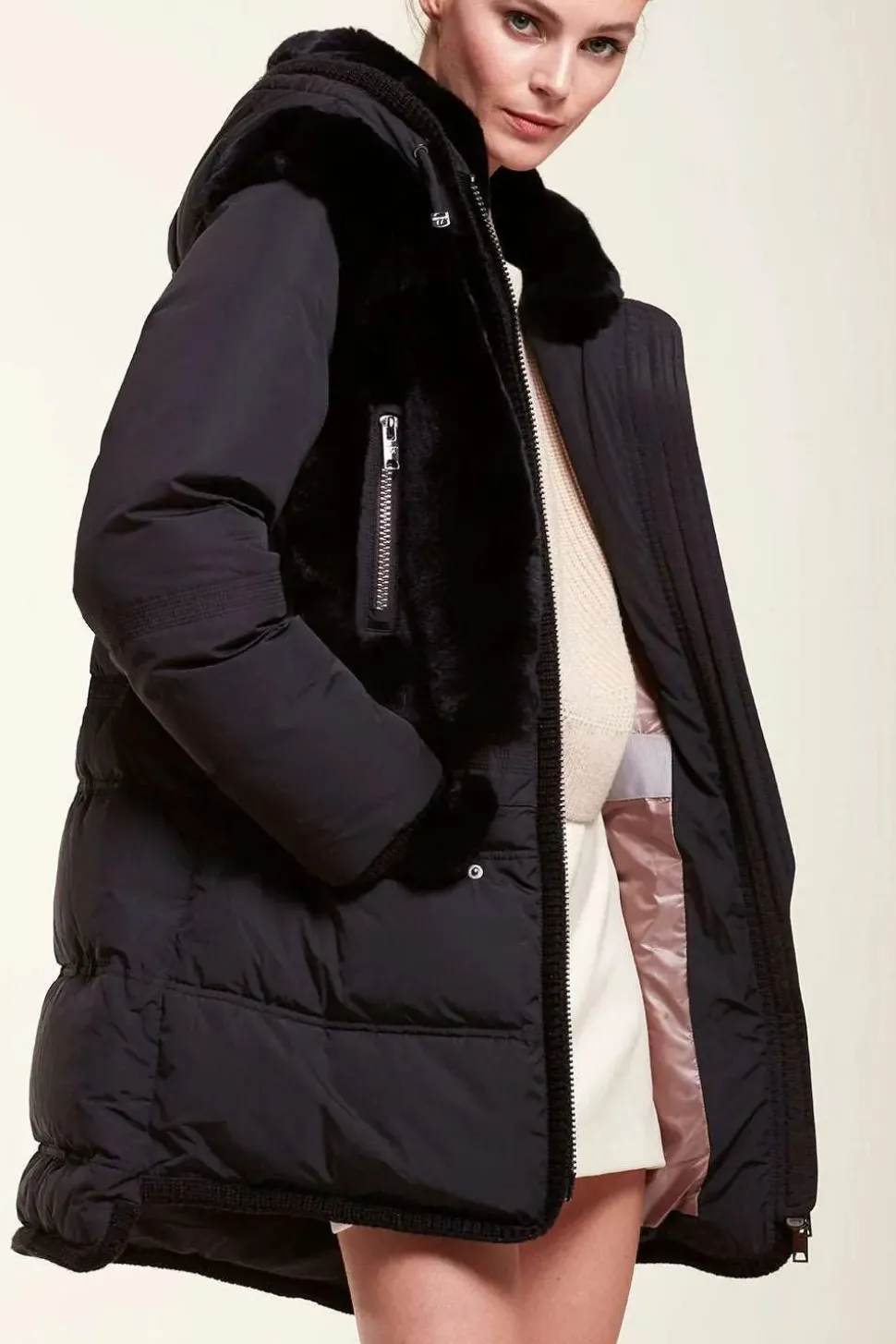 Puffer coat with hood