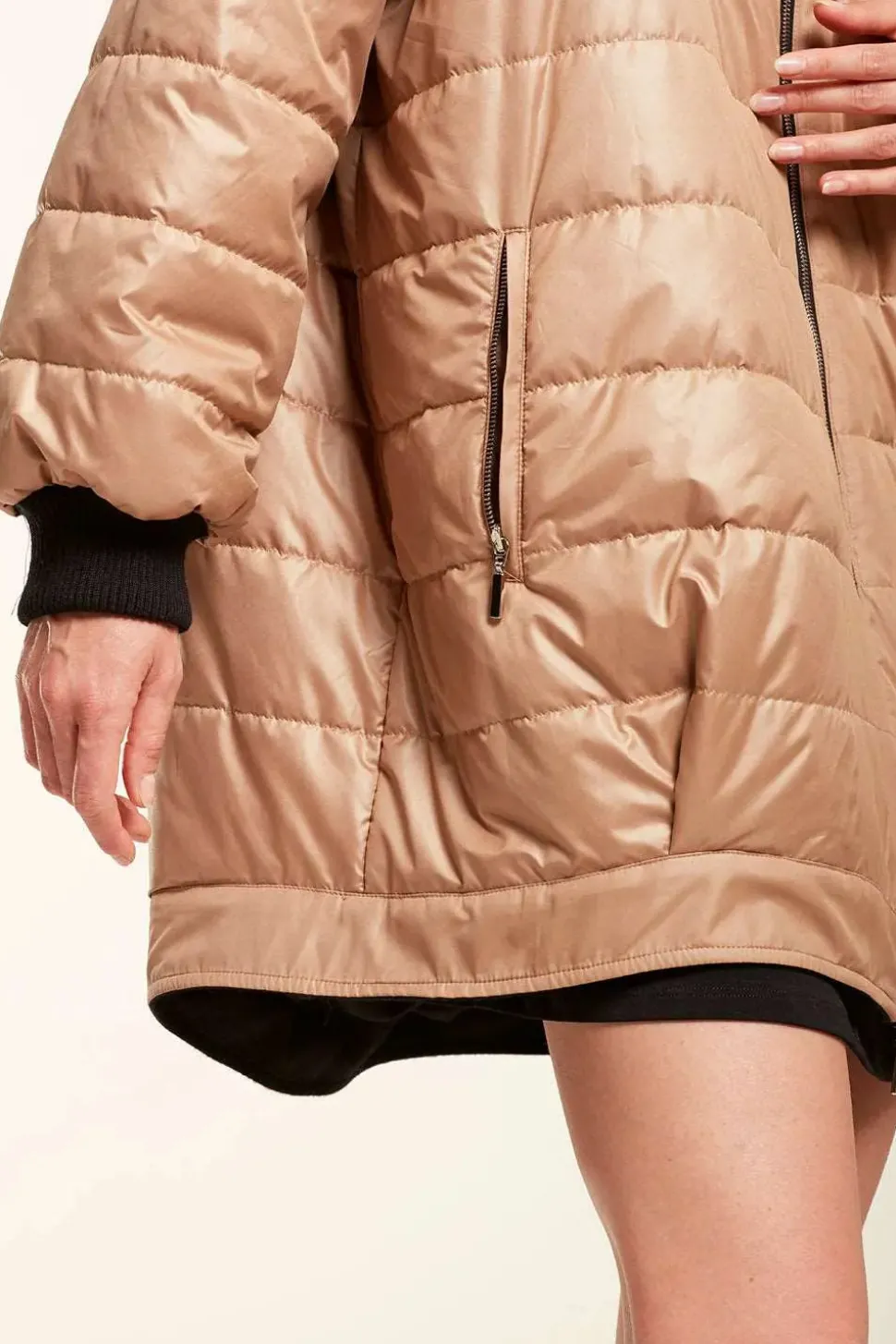 Reversible puffer jacket with fur trim hood
