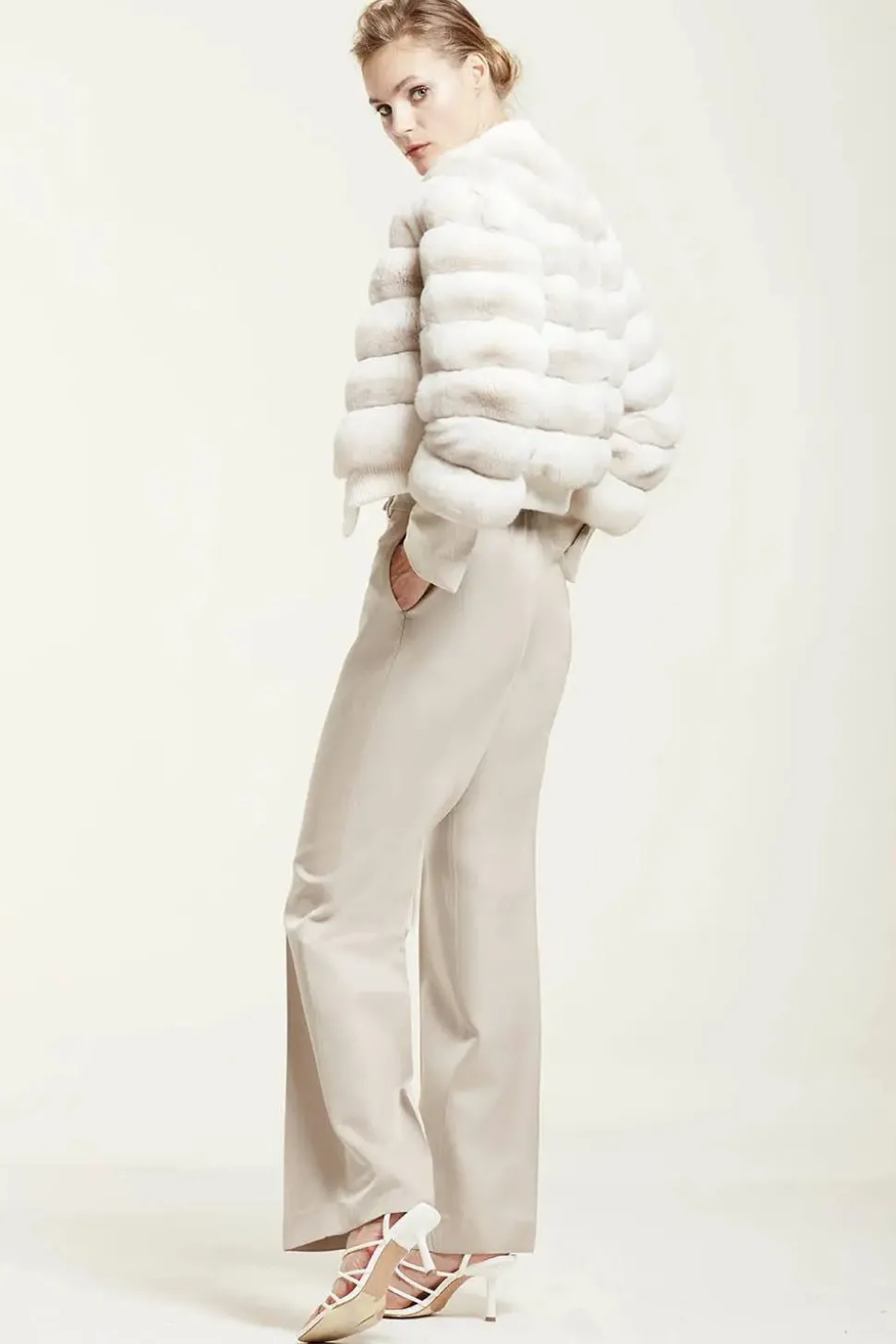 Short chinchilla fur jacket