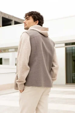 Sleeveless fur jacket men