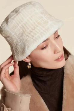 White mink hat
